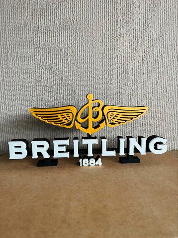 Breitling display beschikbaar voor biedingen