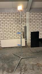 Bouwlamp op statief, Doe-het-zelf en Verbouw, Bouwverlichting, Ophalen, Gebruikt, 200 tot 500 watt, Met statief