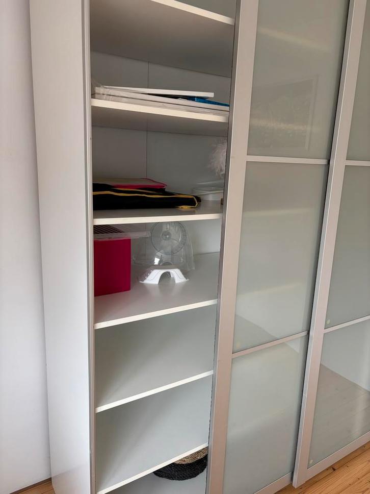 Ruime kledingkast met schuifdeuren van IKEA, Huis en Inrichting, Kasten | Kledingkasten, Gebruikt, 200 cm of meer, 150 tot 200 cm