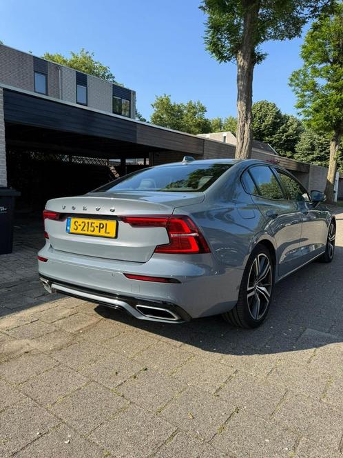 Volvo S60 B4 R-design Mild Hybrid 2022 Thunder Grey, Auto's, Volvo, Particulier, S60, 360° camera, ABS, Achteruitrijcamera, Adaptieve lichten