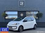 Volkswagen Up! 1.0 | Leer | Pano Dak | Cruise | Stoelverwarm, Voorwielaandrijving, Gebruikt, 840 kg, Wit