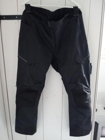 Macna motor broek zo goed als nieuw. beschikbaar voor biedingen