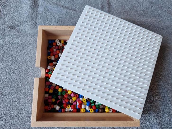 1 x kralenplank met witte Heutink plank, Kinderen en Baby's, Speelgoed | Educatief en Creatief, Zo goed als nieuw, Rekenen, Ophalen of Verzenden