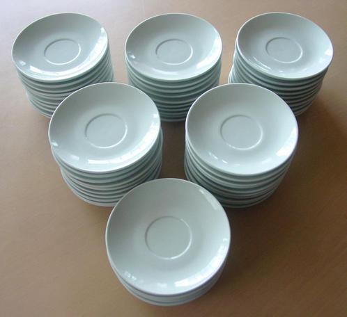 58 Mammoet Budgetline Neo schotels 14,5 cm. wit, Huis en Inrichting, Keuken | Servies, Zo goed als nieuw, Kop(pen) en/of Schotel(s)