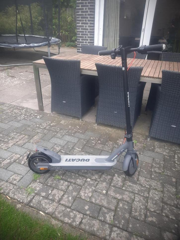 DUCATI PRO-I EVO Advanced Safety Elektrische step zwart, Fietsen en Brommers, Steps, Gebruikt, Elektrische step (E-scooter), Ophalen