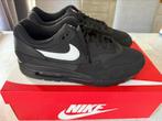 Nike Air Max 1 Black White Swoosh 46, Kleding | Heren, Schoenen, Ophalen of Verzenden, Nieuw, Zwart