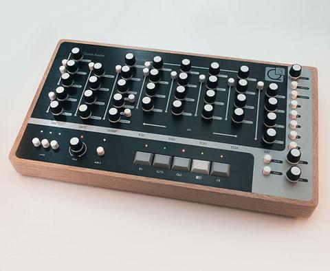 Mobi One (Cubase) MIDI Surface Controller, Muziek en Instrumenten, Midi-apparatuur, Zo goed als nieuw, Ophalen of Verzenden