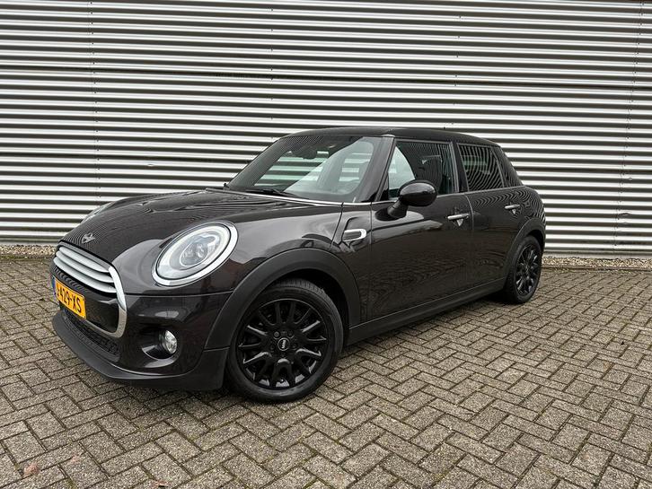 Mini Cooper 5 deurs Automaat // Chili // LED // Sportstoelen, Auto's, Mini, Particulier, Cooper, ABS, Adaptieve lichten, Adaptive Cruise Control