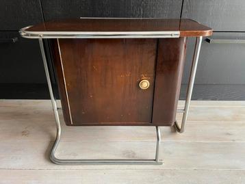 Kastje Art Deco wandmeubel jaren '30 verchroomd buisframe beschikbaar voor biedingen
