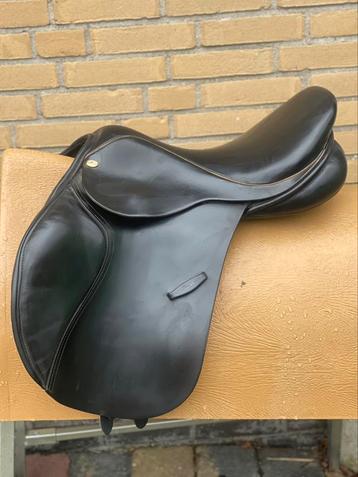 Euroriding Luxor Springzadel 17,5 inch mw  beschikbaar voor biedingen