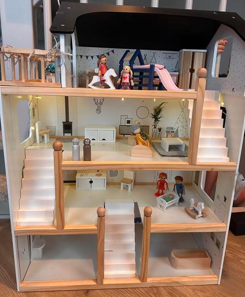 XL Houten poppenhuis Petit Amelie, Kinderen en Baby's, Speelgoed | Poppenhuizen, Gebruikt, Poppenhuis, Ophalen