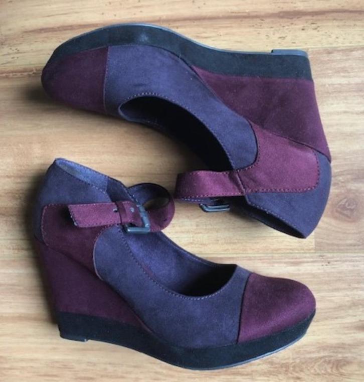 Nieuw plateau pumps wedges paars lila rood suède leer mt 39, Kleding | Dames, Schoenen, Nieuw, Schoenen met hoge hakken, Rood