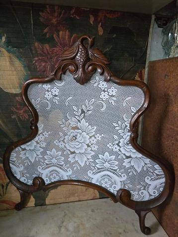 Antiek houten raamhor griffioen nr59 beschikbaar voor biedingen