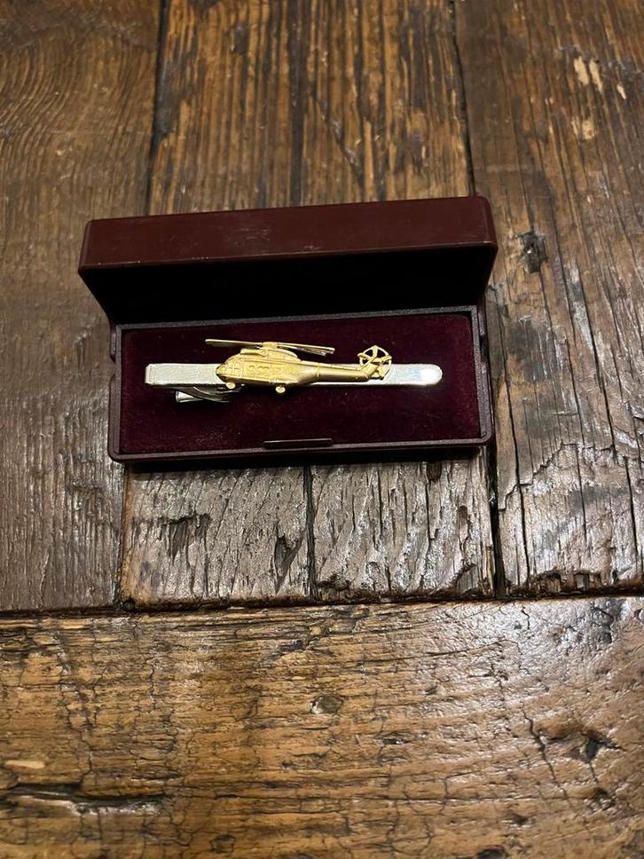 RVS klem met gouden helikopter, Kleding | Heren, Stropdassen, Zo goed als nieuw, Met patroon, Overige kleuren, Ophalen of Verzenden