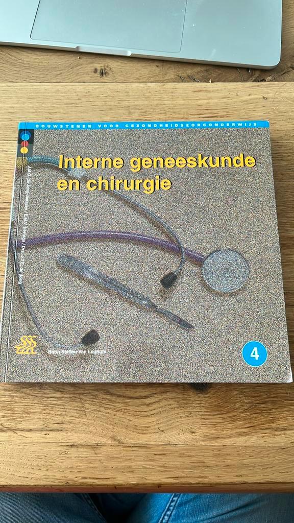E.M.V. Hertogs - Interne geneeskunde en chirurgie, Boeken, Wetenschap, Zo goed als nieuw, Ophalen of Verzenden