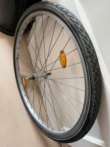 Voorwiel 28 inch met brede band, 700 x 45c beschikbaar voor biedingen