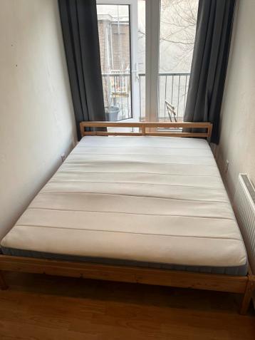 Vesteröy matras 160 x 200 IKEA met lattenbodem en bedframe - afbeelding 1