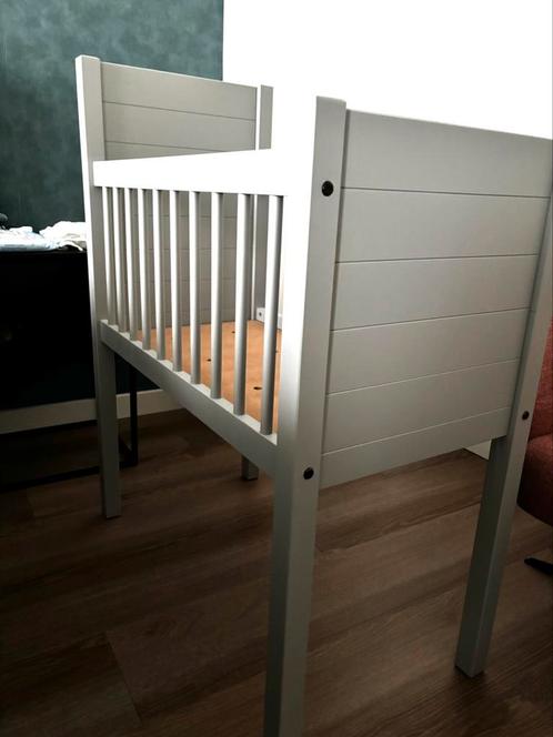 Wiegje Kidsmill Noa lichtgrijs, Kinderen en Baby's, Babywiegjes en Ledikanten, Zo goed als nieuw, Wieg, Ophalen