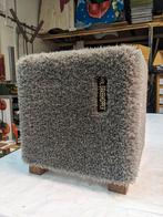 Mr.Grasshopper unieke hocker, zilvergrijs kunstgras, Ophalen of Verzenden, Nieuw, Minder dan 50 cm, Minder dan 50 cm