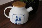Delfts blauwe theepot met houten deksel – kussend paar, Verzenden, Overige typen, Nieuw, Glas
