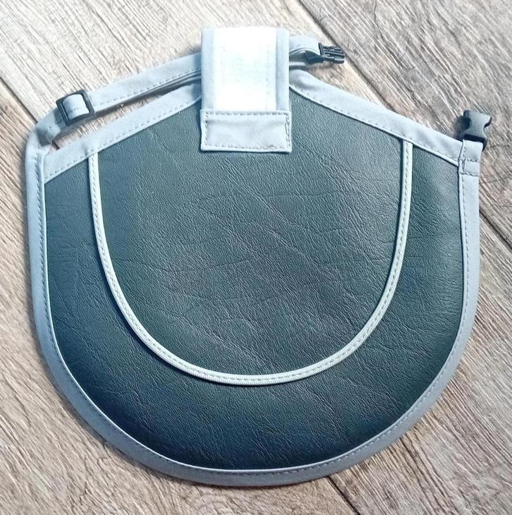 Groot grijs kippenzadel voor kaal getreden hen, Dieren en Toebehoren, Pluimvee | Toebehoren, Nieuw, Overige typen, Ophalen of Verzenden