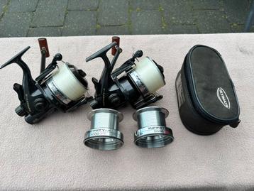 2 x Daiwa infinity x 5500 big pit baitrunner molens + spoele beschikbaar voor biedingen
