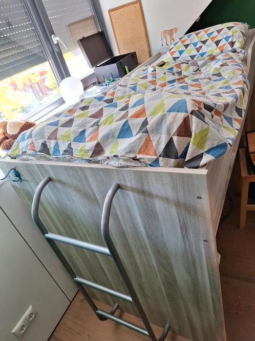 Hoogslaper bed 220cm lang,  in goede staat, zo mee te nemen!, Huis en Inrichting, Slaapkamer | Stapelbedden en Hoogslapers, Zo goed als nieuw