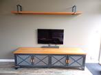 Industriële stalen tv kast met eikenhout met wandplank, Ophalen, Eikenhout, Zo goed als nieuw, Minder dan 100 cm