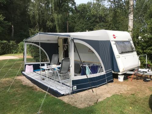 Mooie Caravan Burstner 400 TS bj 2002 met luifel en inboedel, Caravans en Kamperen, Caravans, Particulier, tot en met 4, 750 - 1000 kg