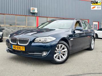 BMW 5-serie Touring 528xi High Executive // LEDER / XENON /  beschikbaar voor biedingen