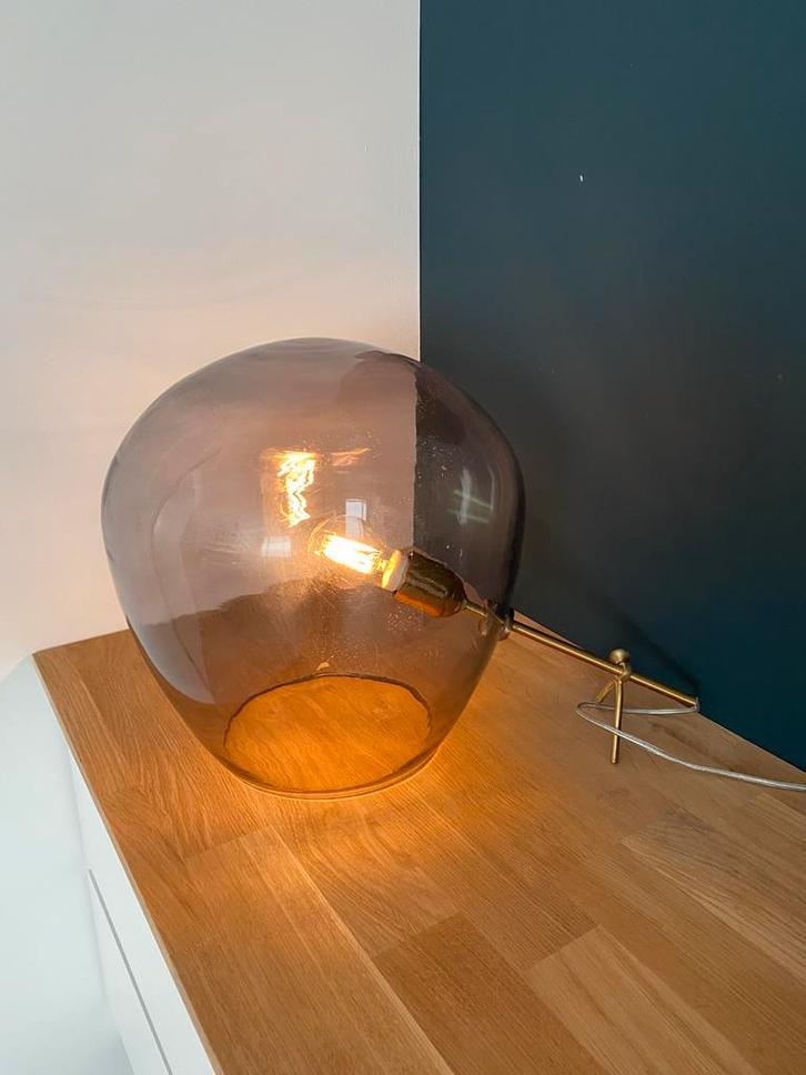 Tafellamp grijs glas model Globe van House dokter, Huis en Inrichting, Lampen | Tafellampen, Zo goed als nieuw, Minder dan 50 cm