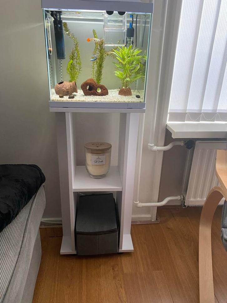 Aquarium met meubel en volledig uitrusting, Dieren en Toebehoren, Vissen | Aquaria en Toebehoren, Zo goed als nieuw, Leeg aquarium