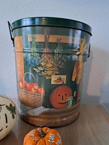 Decoratief blik + deksel emmer herfst kerst motief hoog 30cm beschikbaar voor biedingen