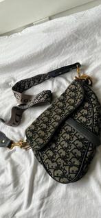 1 Tas en 1 hoedje, Sieraden, Tassen en Uiterlijk, Tassen | Damestassen, Ophalen of Verzenden, Zo goed als nieuw, Schoudertasje
