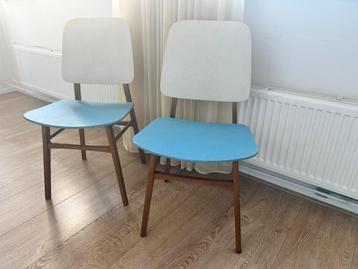 2 retro vintage eetkamerstoelen in originele staat beschikbaar voor biedingen