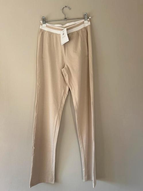 Nieuw beige broek maat XS, Kleding | Dames, Broeken en Pantalons, Nieuw, Maat 34 (XS) of kleiner, Beige, Lang, Verzenden
