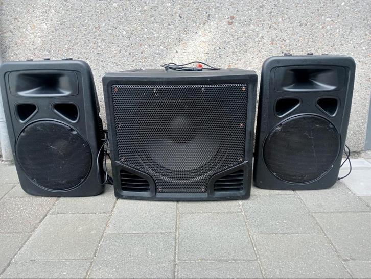 2x800 watt actieve speakers 1x1000rms actieve subwoofer, Audio, Tv en Foto, Luidsprekers, Zo goed als nieuw, Subwoofer, 120 watt of meer