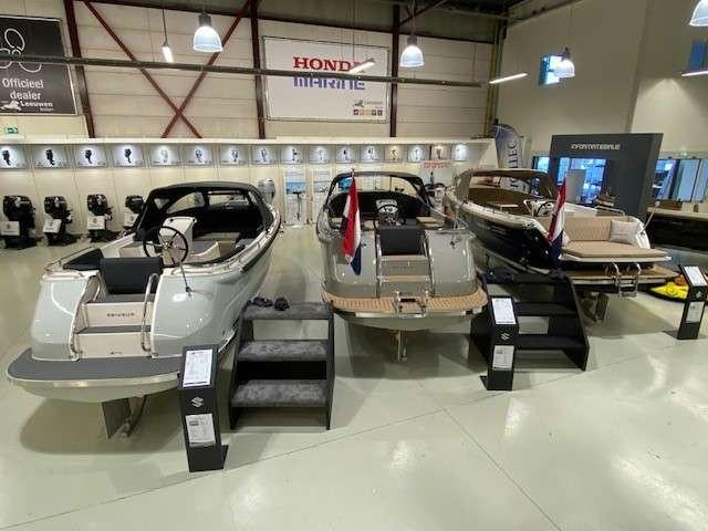 Primeur sloepen - Inboard Specialist - Experience Center!, Watersport en Boten, Sloepen, Nieuw, 6 meter of meer, Binnenboordmotor