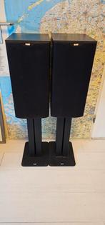 B&W speakers met stands, Audio, Tv en Foto, Luidsprekers, Ophalen of Verzenden, Zo goed als nieuw, Front, Rear of Stereo speakers
