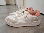 Levi's sneakers dames, Kleding | Dames, Schoenen, Ophalen of Verzenden, Zo goed als nieuw, Beige, Sneakers of Gympen