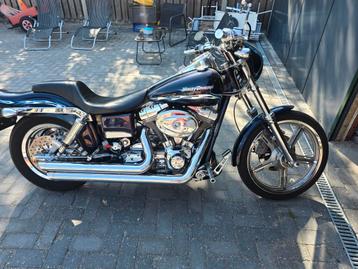Harley Davidson CVO Dyna Wide Glide 3 2001
FXDWG3
1450cc beschikbaar voor biedingen