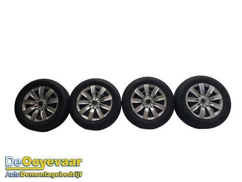 Velgen set + banden van een Volkswagen Tiguan (Tiguan 16-), Auto-onderdelen, Banden en Velgen, Personenwagen, Gebruikt, 3 maanden garantie