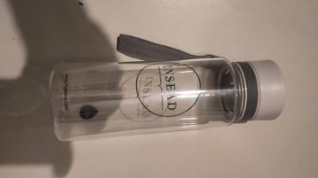 Plastic waterfles INSEAD beschikbaar voor biedingen
