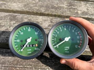 Groene VDO-tellerset beschikbaar voor biedingen