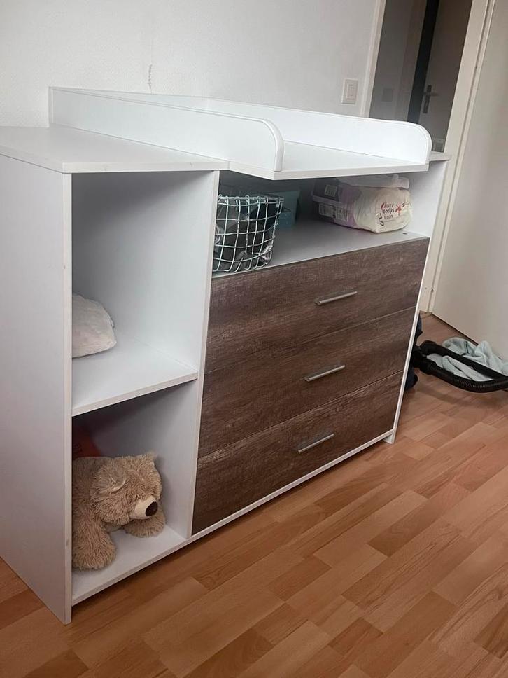 Babykamer: Commode en Ledikant, Kinderen en Baby's, Kinderkamer | Complete kinderkamers, Zo goed als nieuw, Jongetje of Meisje