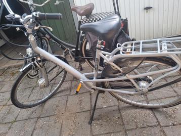 2 fietsen cortina en batavus opknappers beschikbaar voor biedingen