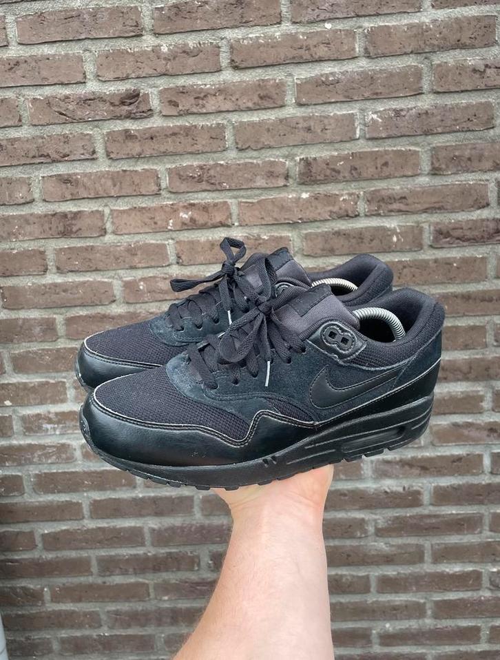 Nike Air Max 1 Triple Black, Kleding | Heren, Schoenen, Zo goed als nieuw, Sneakers of Gympen, Zwart, Ophalen of Verzenden