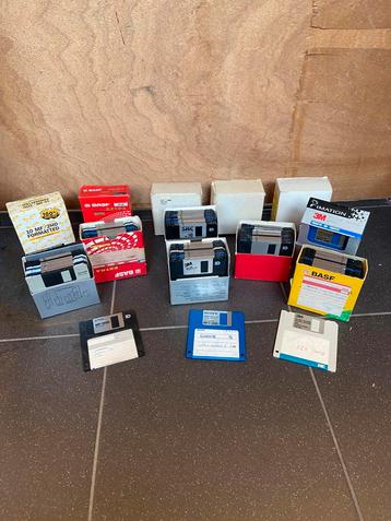 Partij van 210 Vintage Diskettes 3.5 inch - Ongetest beschikbaar voor biedingen