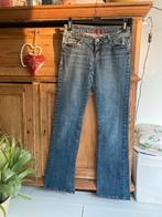 Prachtige jeans maat 36 low waist iets flared merk Amisu, Blauw, Ophalen of Verzenden, Zo goed als nieuw, W28 - W29 (confectie 36)