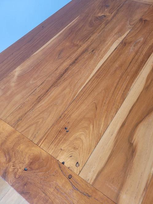 Teak houten tafel zeer mooie uitstraling, redelijk oud., Huis en Inrichting, Tafels | Eettafels, Zo goed als nieuw, 200 cm of meer
